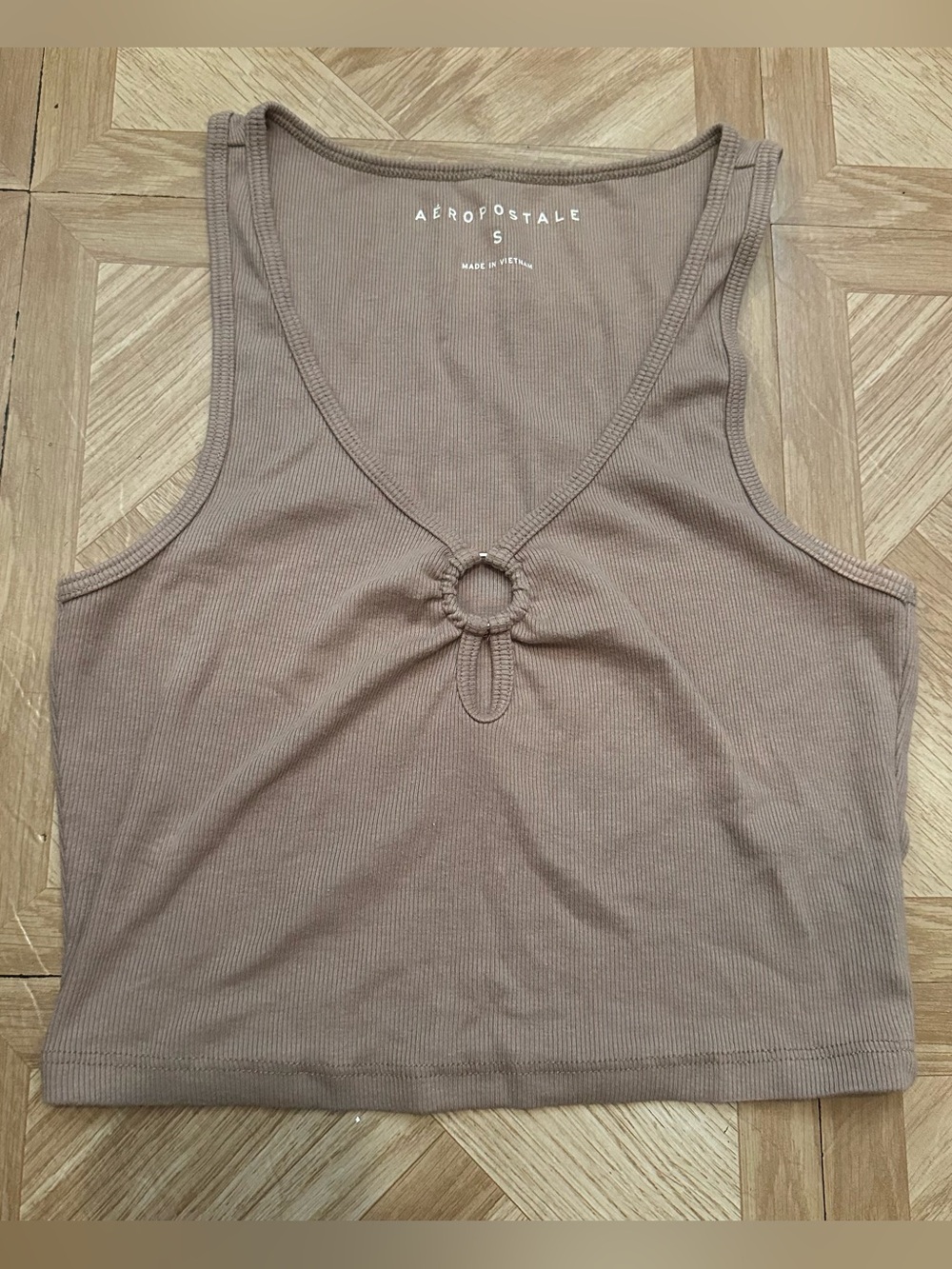 ⭐️3 For $15⭐️ Aeropostale Taupe V-Neck Keyhole Cropped Tank Top